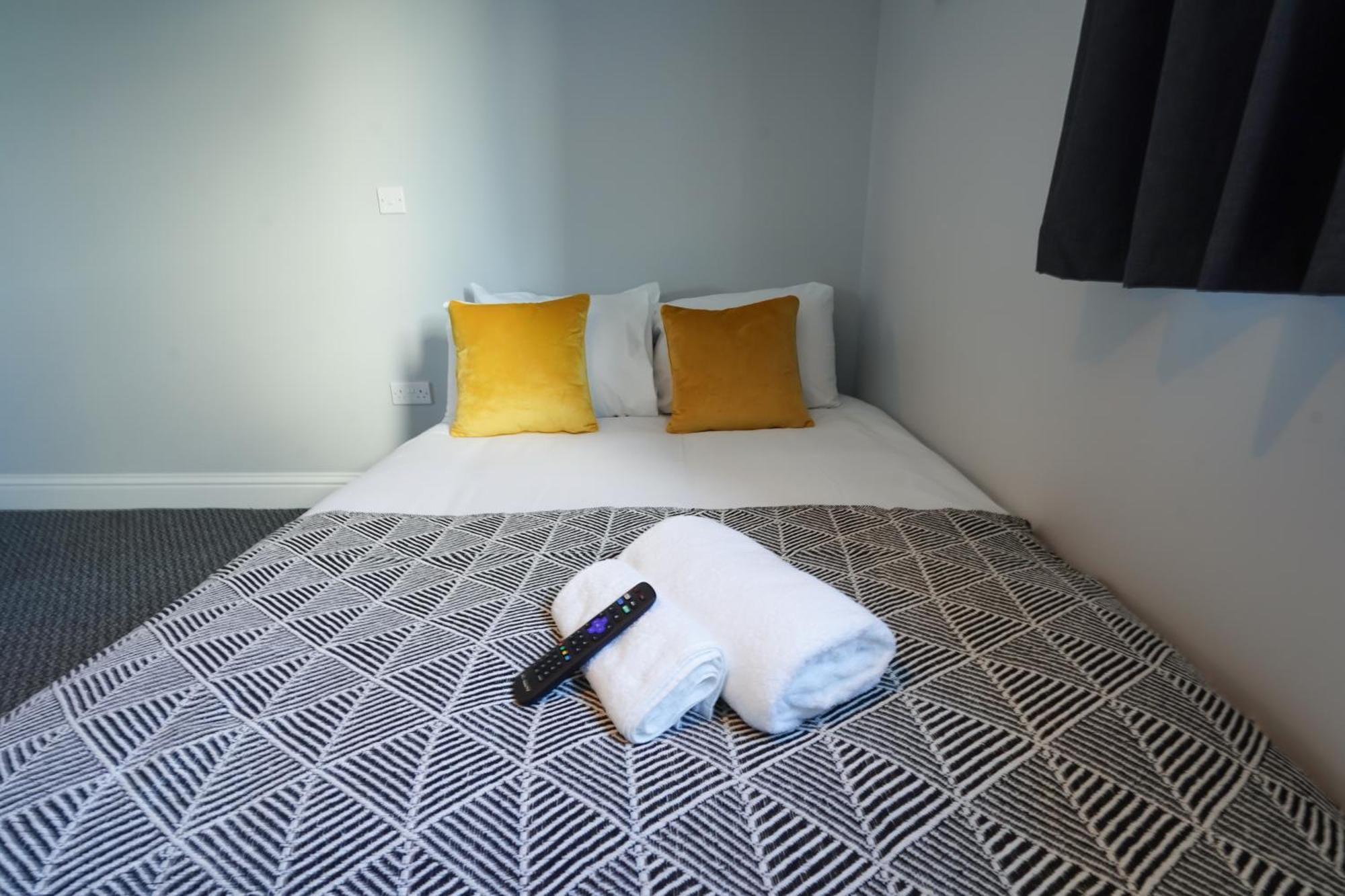 En-Suite Double Rooms, Smart Tv Comfy Style Llanelli Exteriör bild