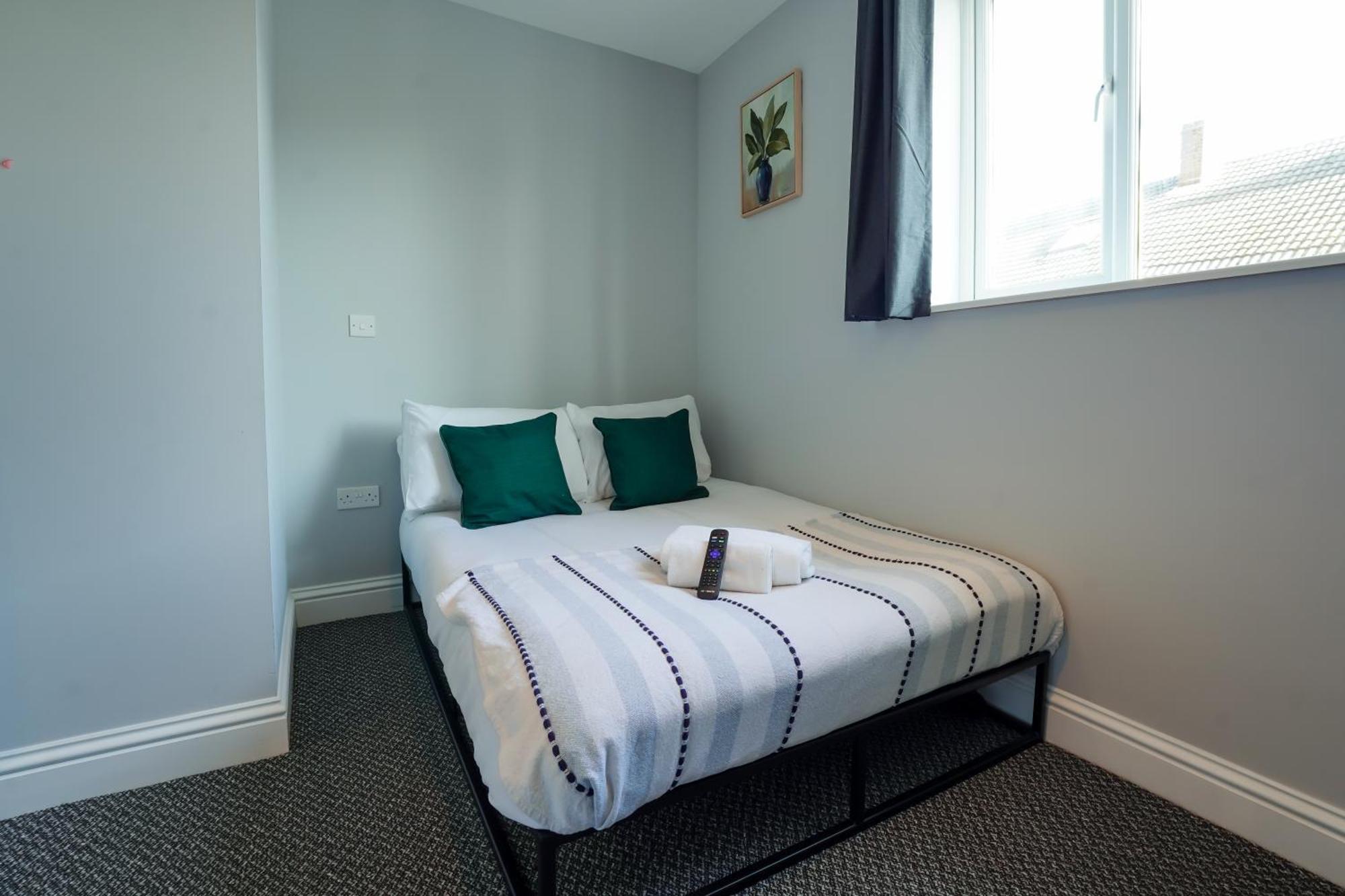 En-Suite Double Rooms, Smart Tv Comfy Style Llanelli Exteriör bild
