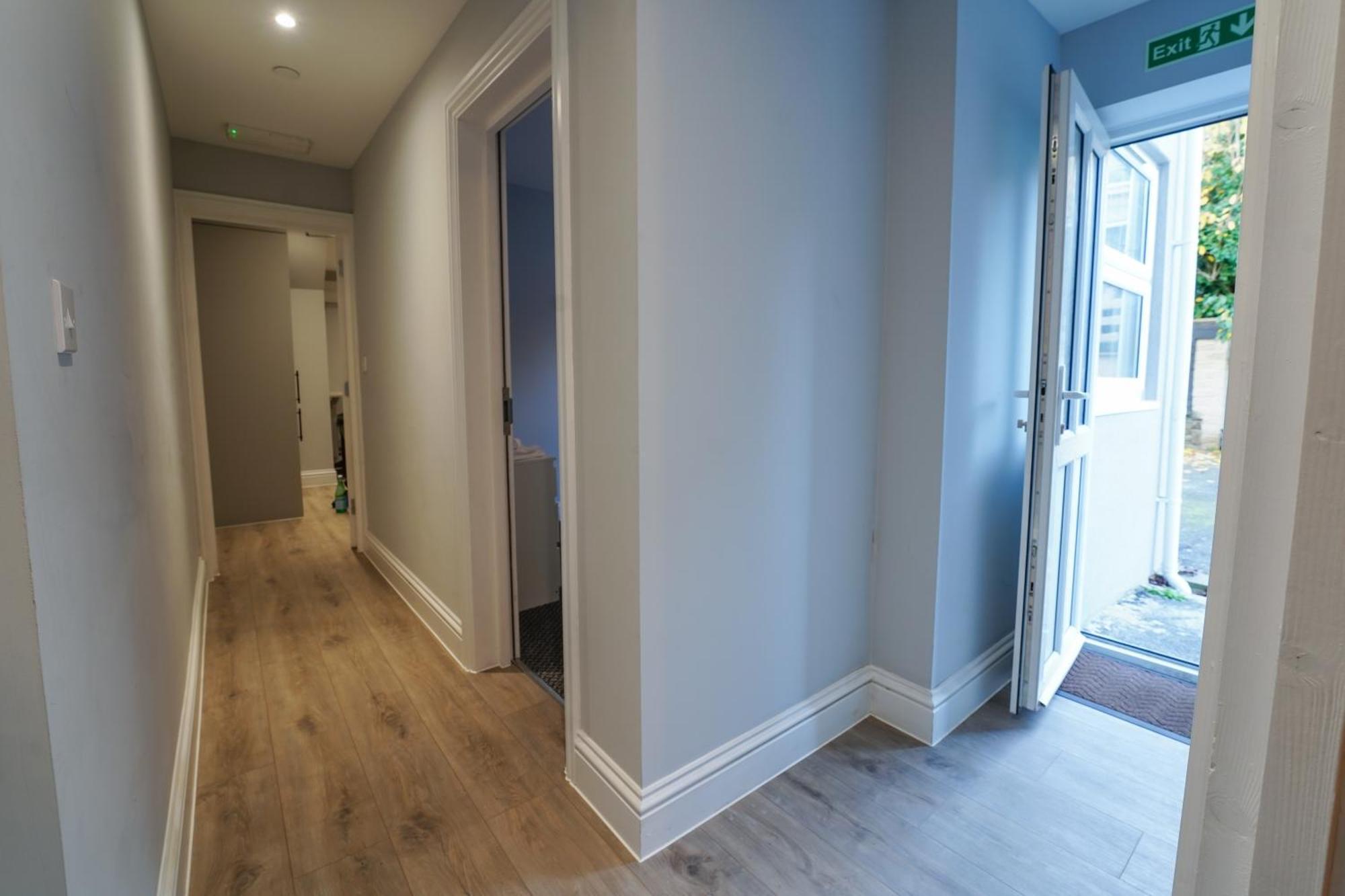 En-Suite Double Rooms, Smart Tv Comfy Style Llanelli Exteriör bild