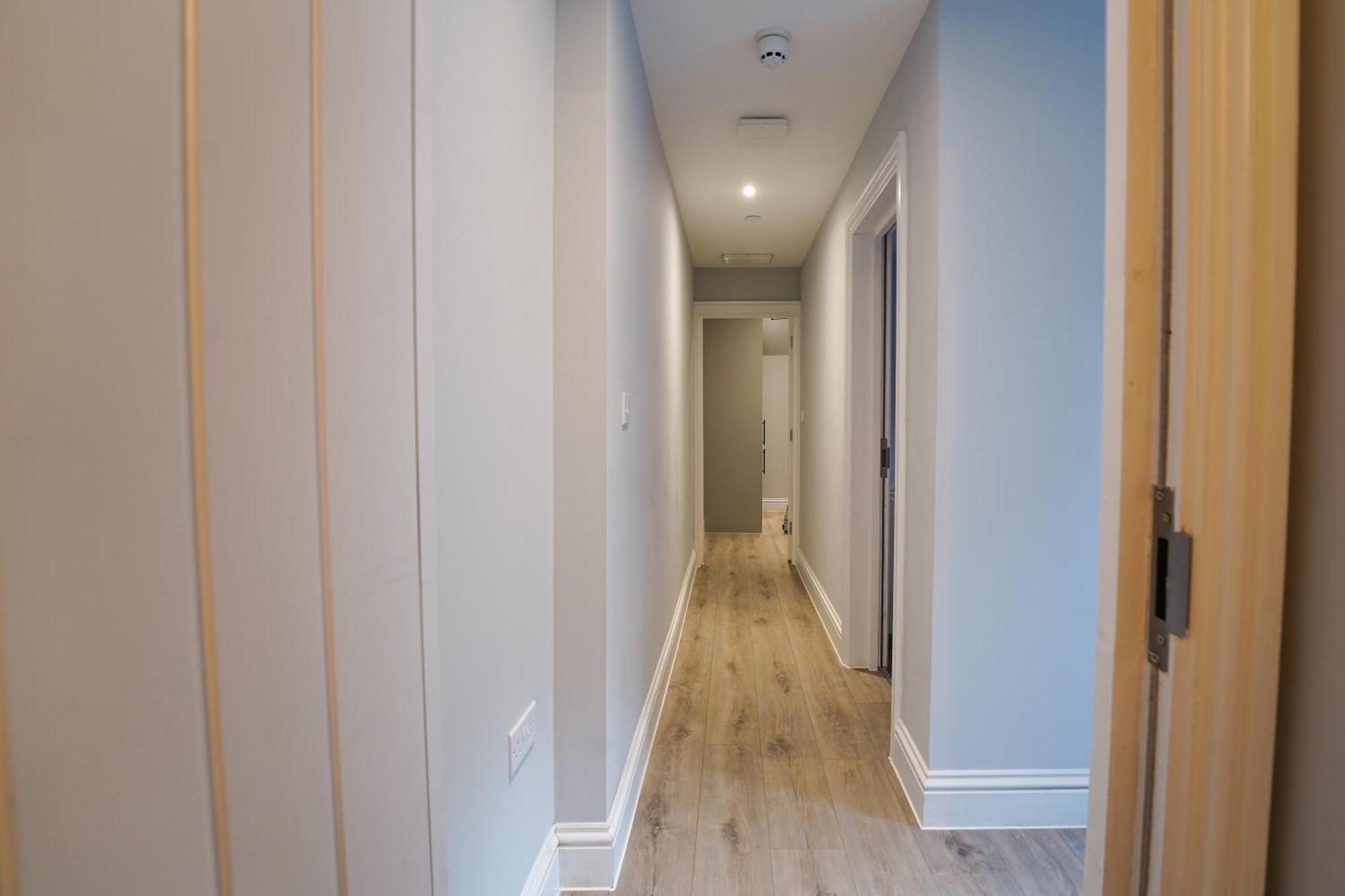 En-Suite Double Rooms, Smart Tv Comfy Style Llanelli Exteriör bild
