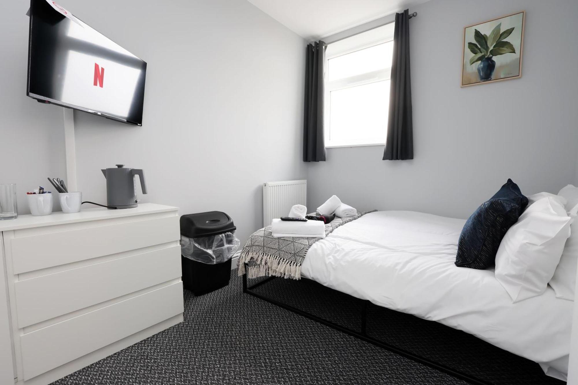 En-Suite Double Rooms, Smart Tv Comfy Style Llanelli Exteriör bild
