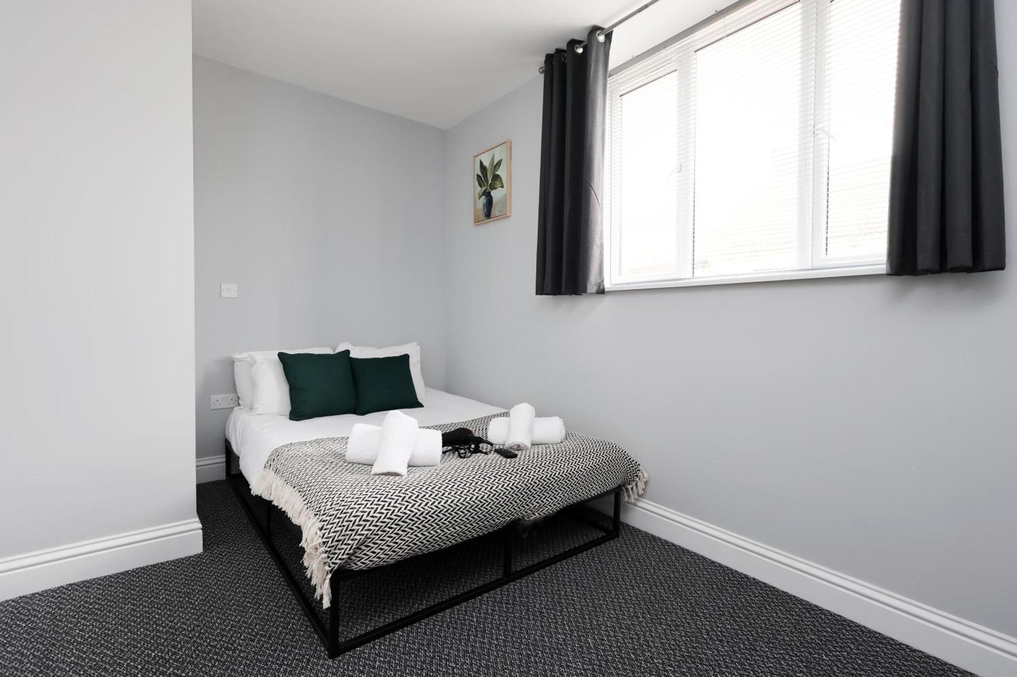 En-Suite Double Rooms, Smart Tv Comfy Style Llanelli Exteriör bild