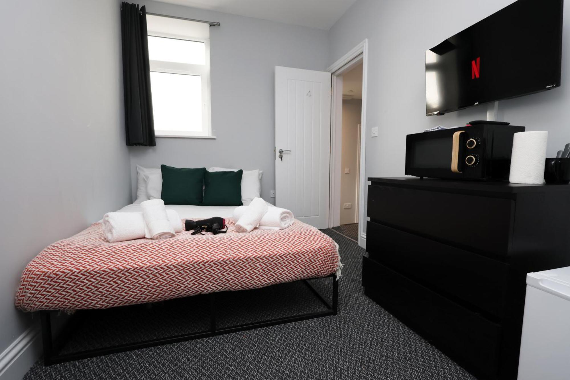 En-Suite Double Rooms, Smart Tv Comfy Style Llanelli Exteriör bild