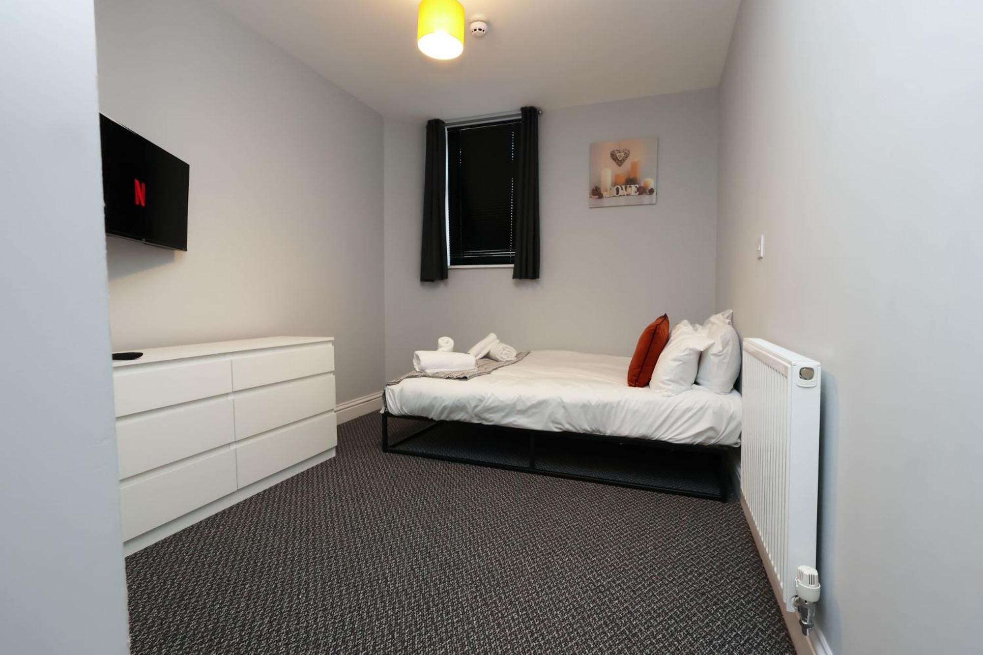 En-Suite Double Rooms, Smart Tv Comfy Style Llanelli Exteriör bild