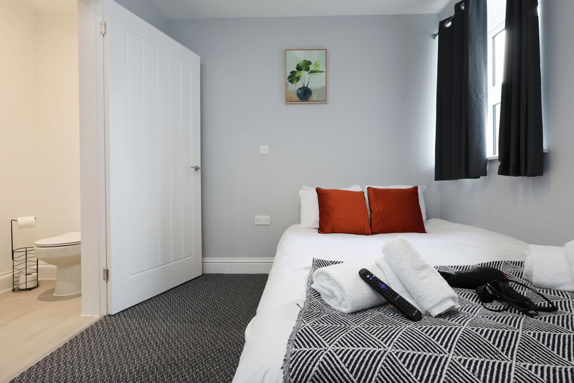 En-Suite Double Rooms, Smart Tv Comfy Style Llanelli Exteriör bild