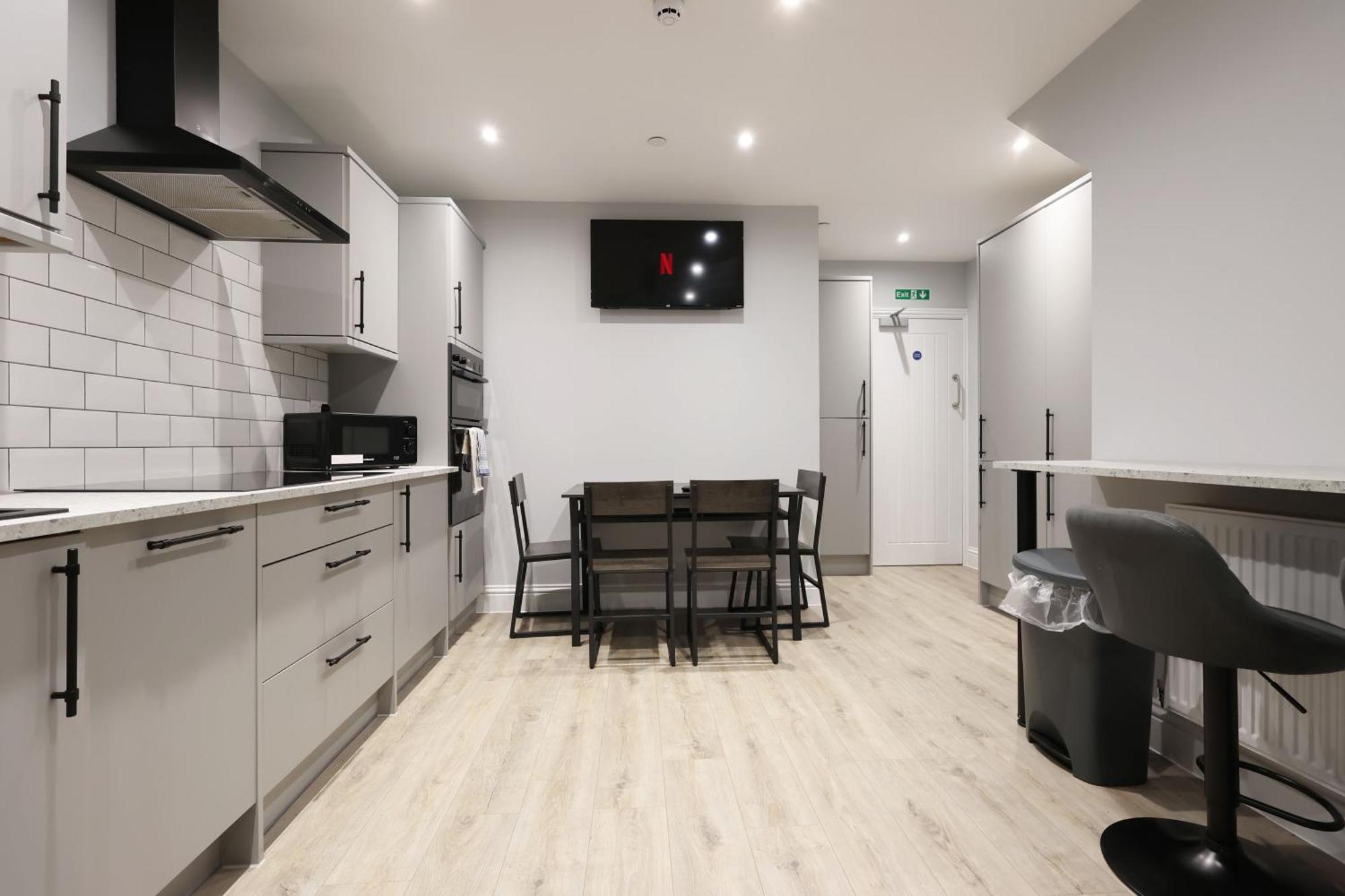 En-Suite Double Rooms, Smart Tv Comfy Style Llanelli Exteriör bild