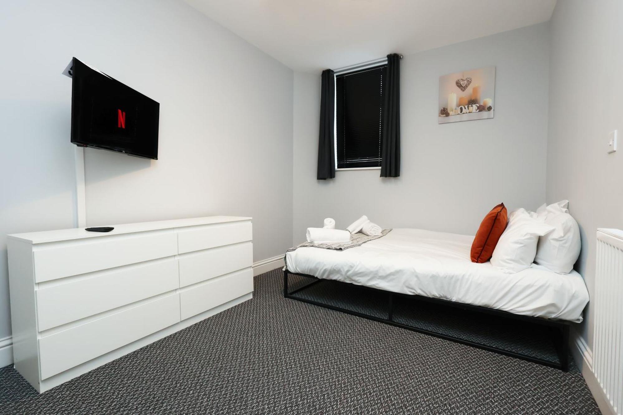 En-Suite Double Rooms, Smart Tv Comfy Style Llanelli Exteriör bild