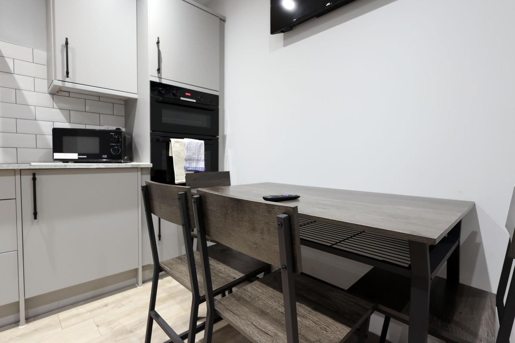 En-Suite Double Rooms, Smart Tv Comfy Style Llanelli Exteriör bild