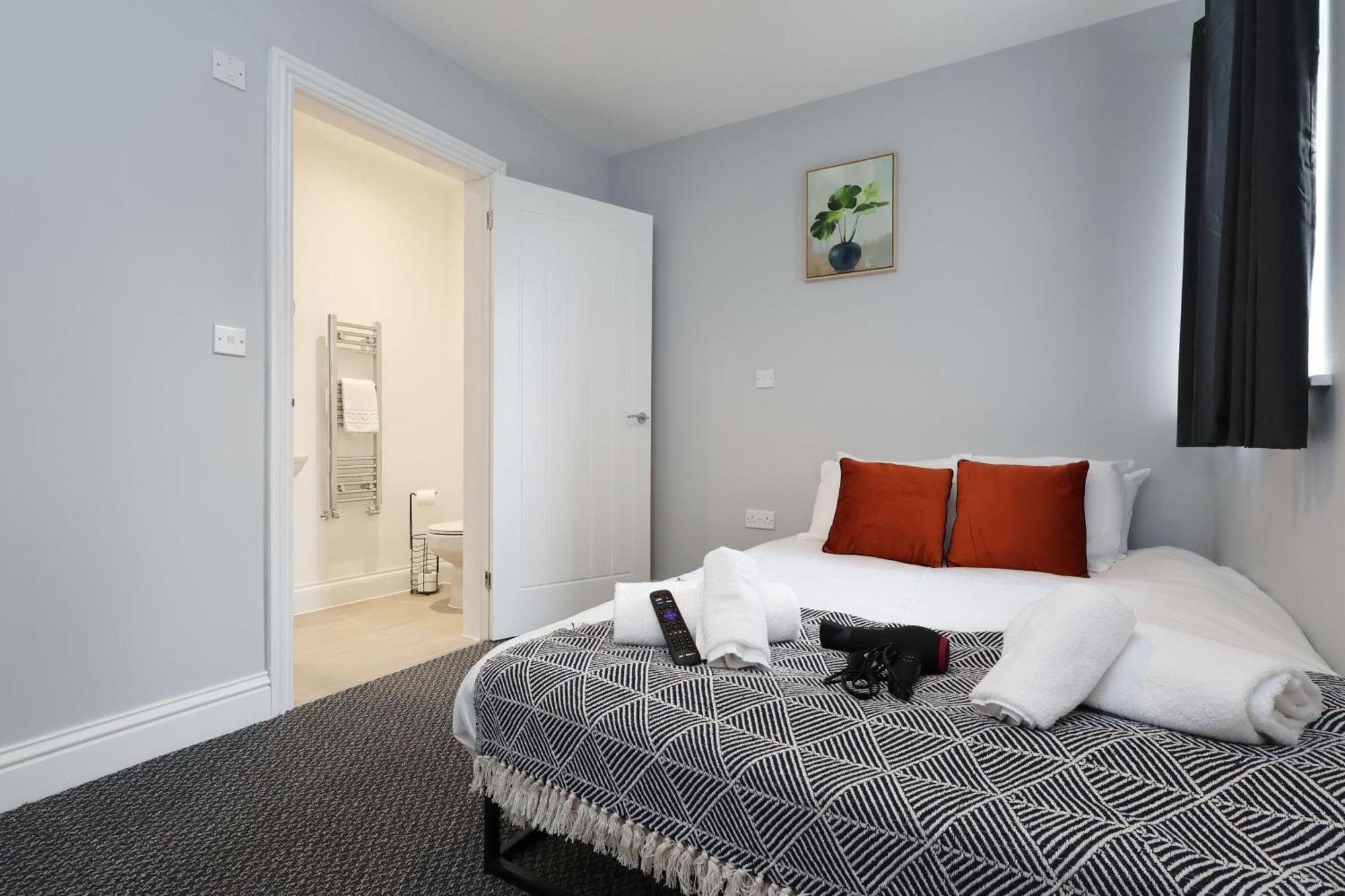 En-Suite Double Rooms, Smart Tv Comfy Style Llanelli Exteriör bild