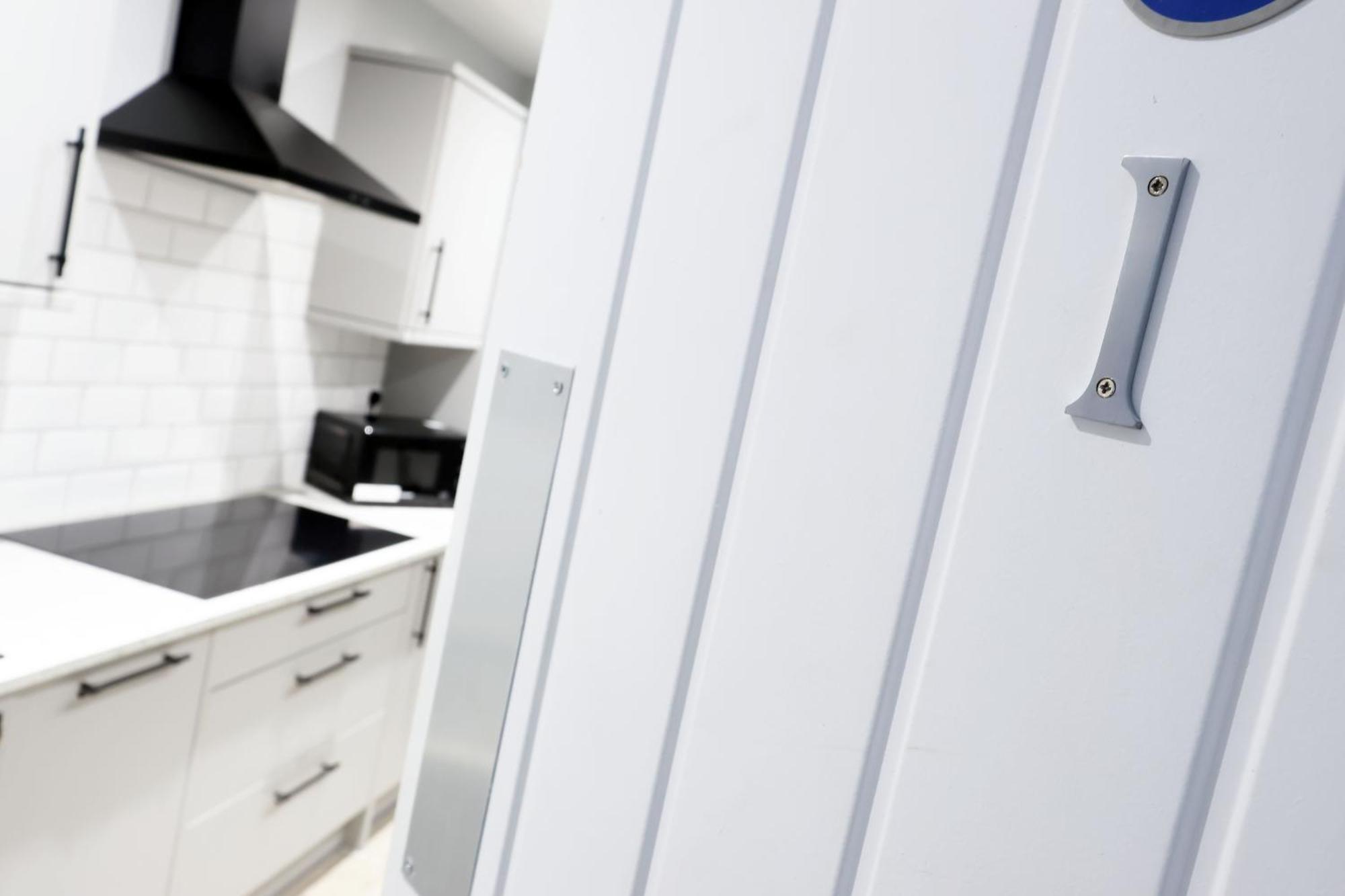 En-Suite Double Rooms, Smart Tv Comfy Style Llanelli Exteriör bild