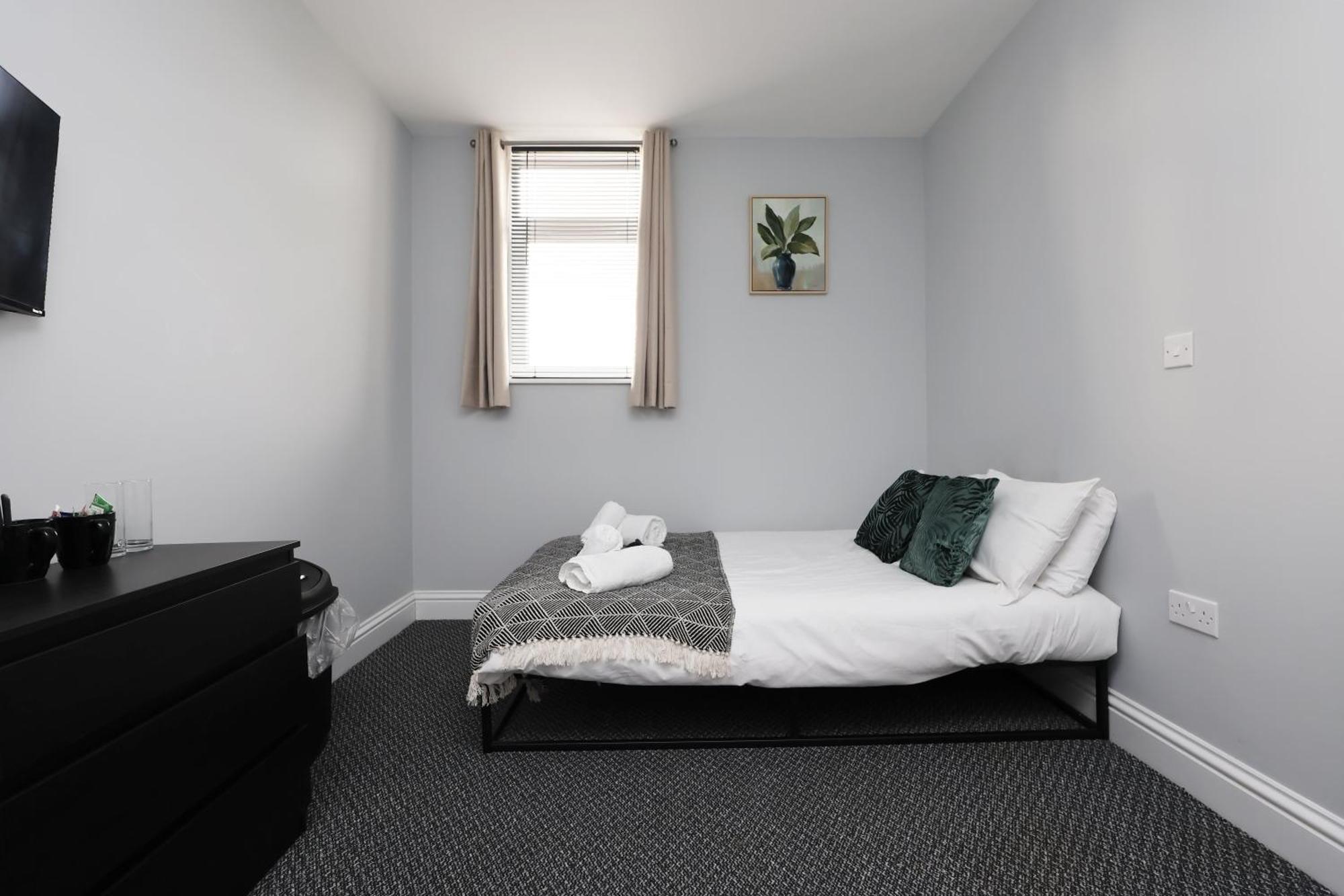 En-Suite Double Rooms, Smart Tv Comfy Style Llanelli Exteriör bild