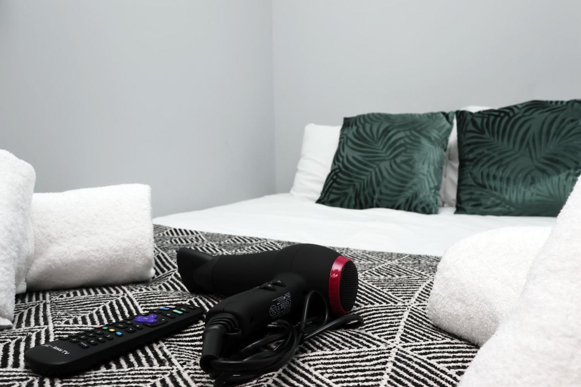 En-Suite Double Rooms, Smart Tv Comfy Style Llanelli Exteriör bild